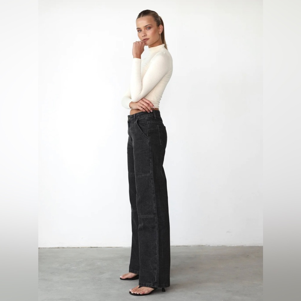 *NEW WITH TAGS* Lioness Washed Charcoal Jeans